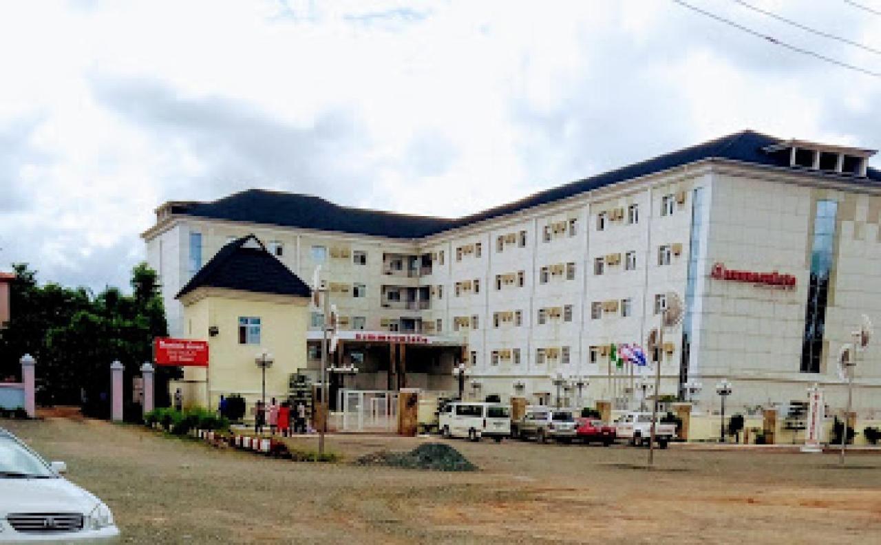 Room In Bb - Immaculate Royal International Hotel Owerri Dış mekan fotoğraf