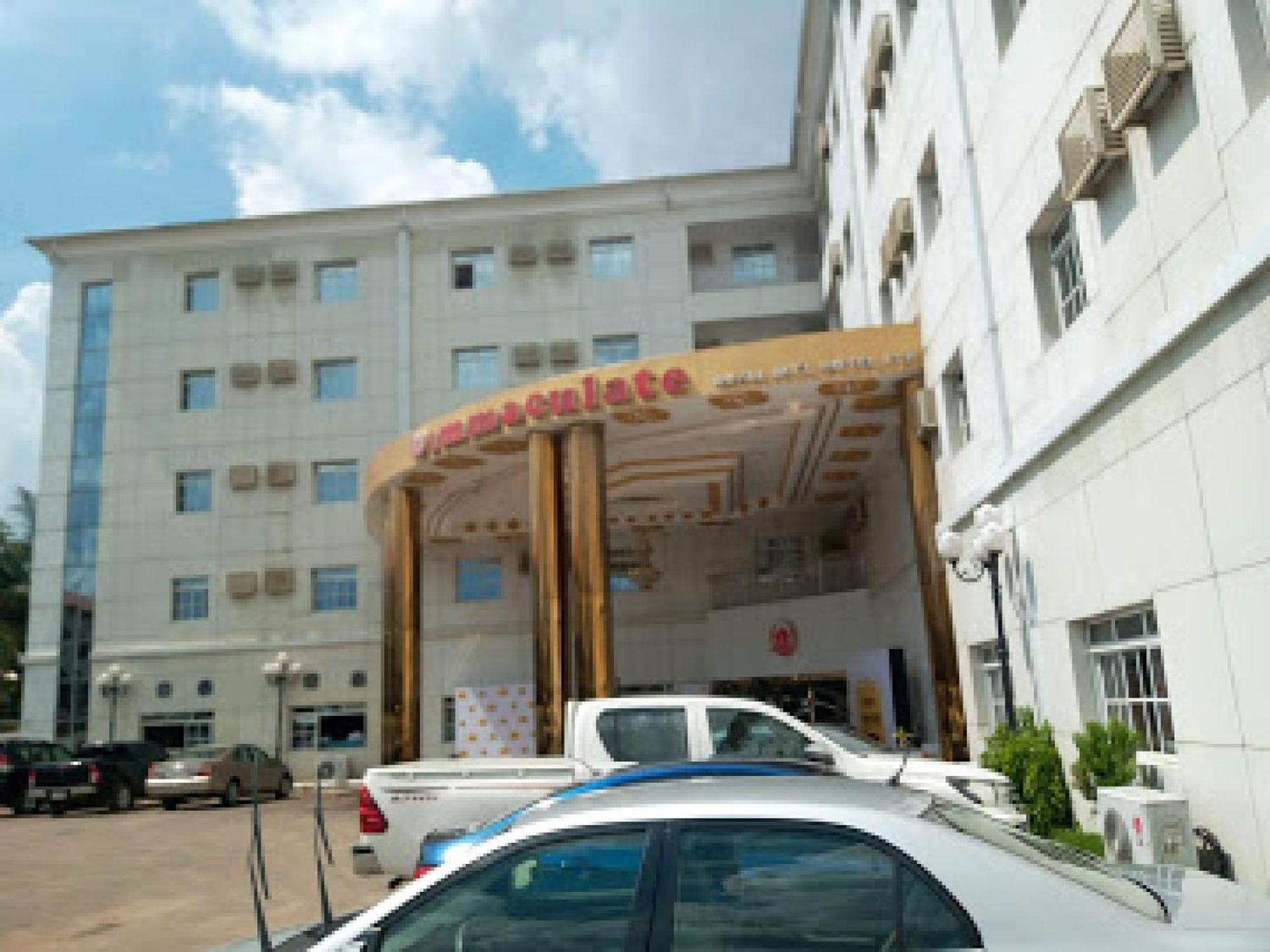 Room In Bb - Immaculate Royal International Hotel Owerri Dış mekan fotoğraf