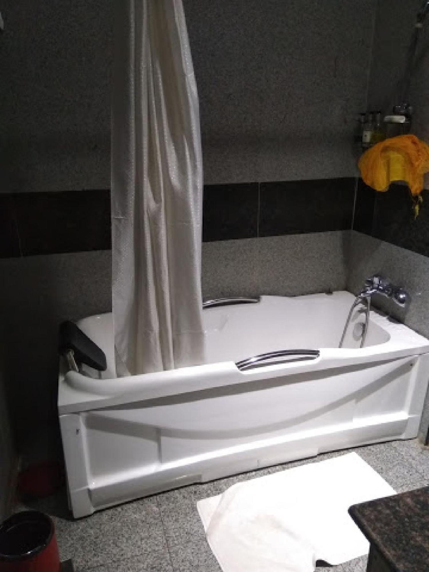 Room In Bb - Immaculate Royal International Hotel Owerri Dış mekan fotoğraf