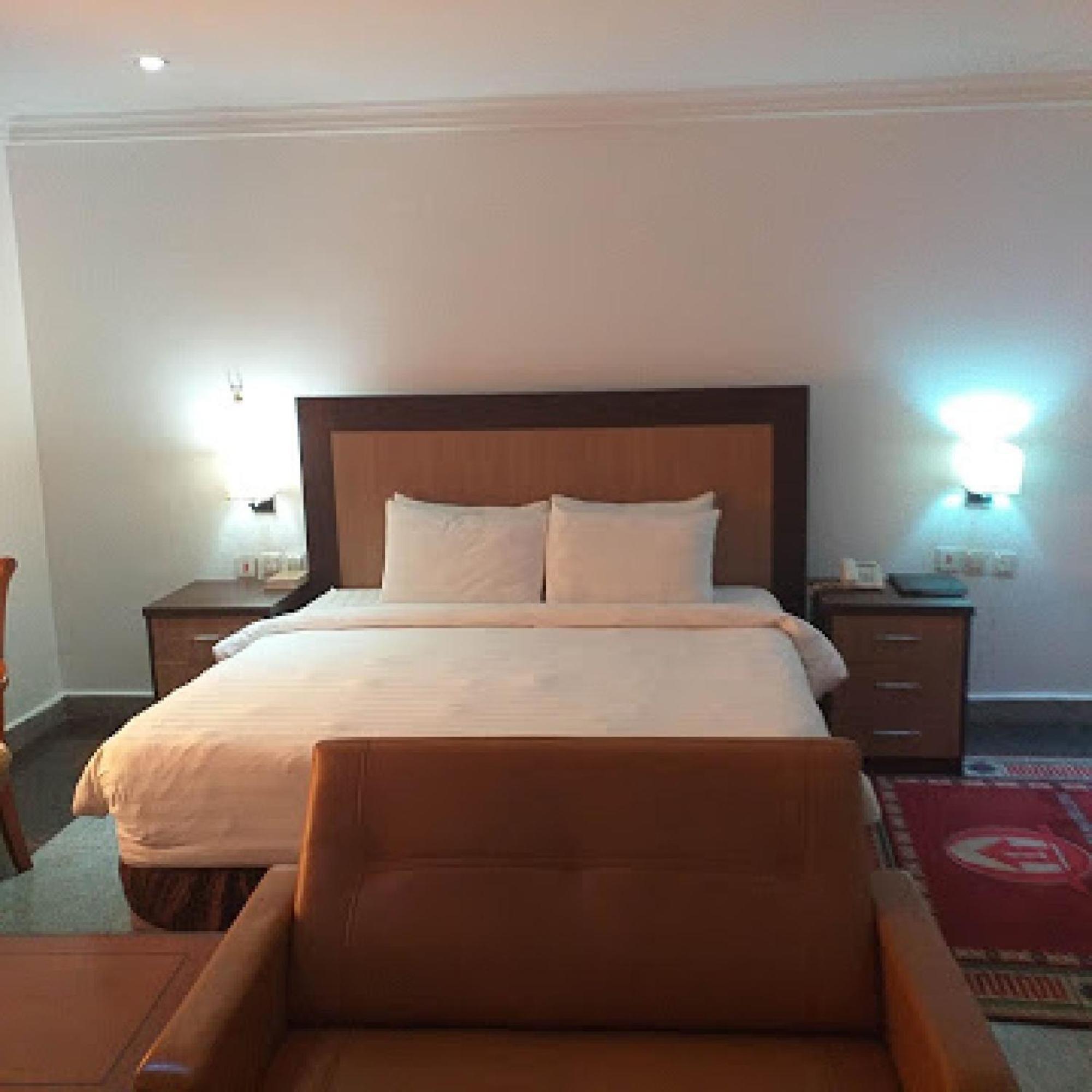 Room In Bb - Immaculate Royal International Hotel Owerri Dış mekan fotoğraf