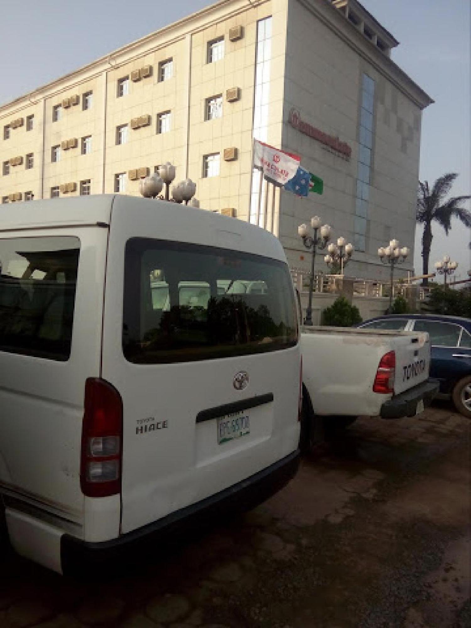 Room In Bb - Immaculate Royal International Hotel Owerri Dış mekan fotoğraf